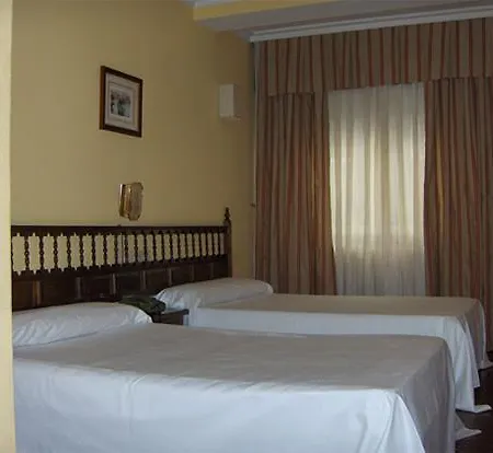 Recamar Hotel *