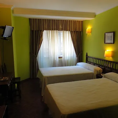 Recamar Hotel *